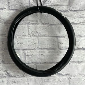 PREOWNED CHRYSLER JEEP LEATHER BLACK STEERING WHEEL COVER